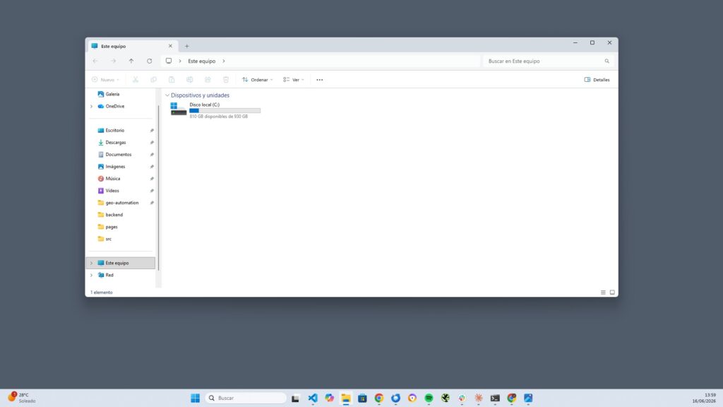 Panel de navegación izquierdo del Explorador de Windows 11 mostrando unidades y carpetas del sistema